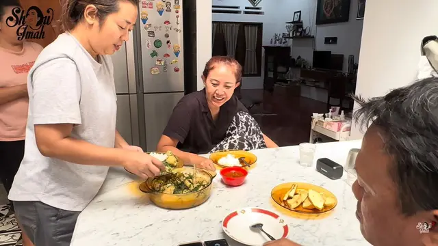 Potret Dapur dan Meja Makan Rumah Soimah di Jogja