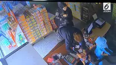 Dua WNA menghipnotis seorang kasir di Madiun, Jawa Timur. Akibat kejadian ini, minimarket merugi hingga Rp 4 juta.