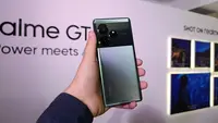 Realme GT 6 (Liputan6.com/Robinsyah Aliwafa Zain)