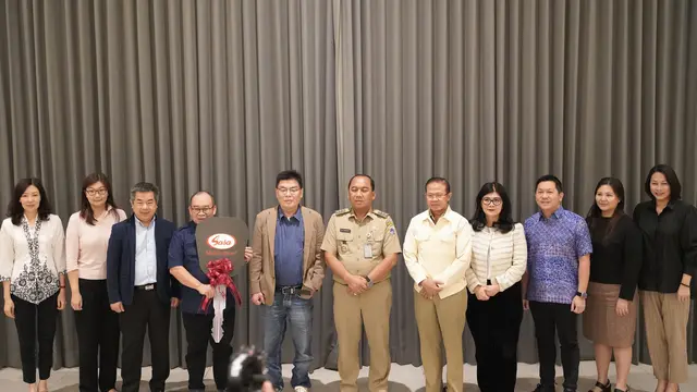 Dukung Misi Indonesia Sehat, PT Sasa Inti Sumbangkan Dua Unit Ambulans kepada Palang Merah Indonesia