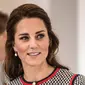 Berikut inspirasi busana kasual dari keseharian Kate Middleton.