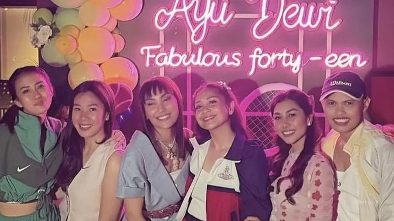 Gaya Geng Cendol Hadir di Kejutan Ulang Tahun Ayu Dewi dengan Tema Tenis