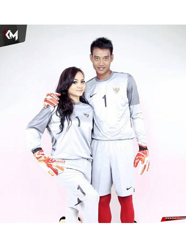 6 Potret Lawas Kurnia Meiga dan Istri, Kini Jualan Keripik Demi Sambung Hidup