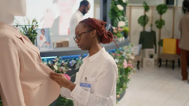 Ide Mix and Match Blazer Look Casual ala Jepang (photo by freepik.com)