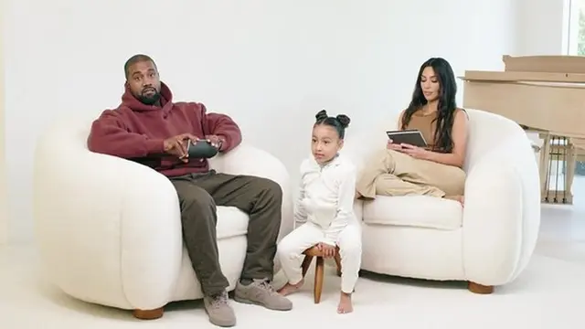 7 Potret Mewah Rumah Kim Kardashian, Serba Putih dengan Konsep Futuristik
