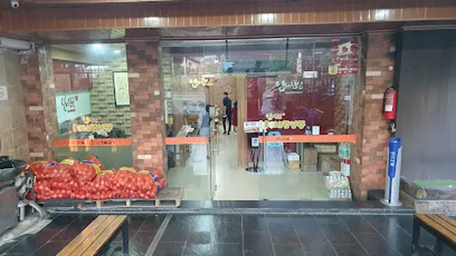 Rekomendasi Tempat Makan Hits Anak Muda di Senopati