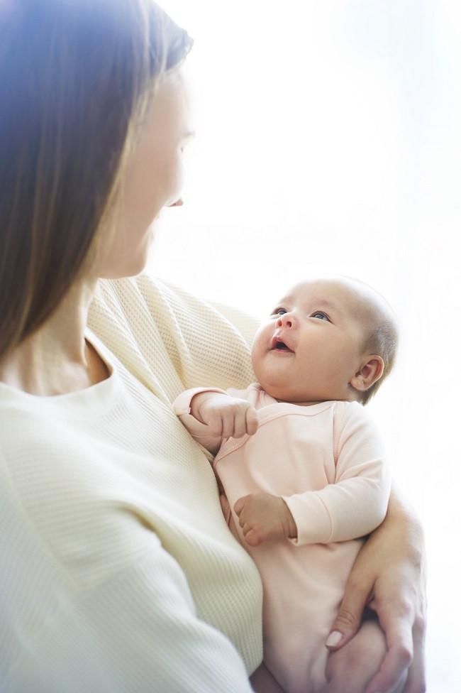 UNIQLO mengumumkan peluncuran lini terbaru yang ditujukan khusus bagi bayi yang baru lahir dan ibu hamil untuk melengkapi koleksi LifeWear. (Foto: UNIQLO)
