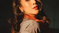 Curhat di Instagram, Anya Geraldine: Aku Ingin Bahagia Melalui Kamu