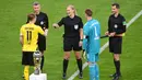 Bibiana Steinhaus memutuskan pensiun pada tahun 2020. Laga terakhir yang dipimpinnya yaitu final Piala Super Jerman antara Bayern Munich melawan Borussia Dortmund pada 30 September 2020. (AFP/Andreas Gebert)