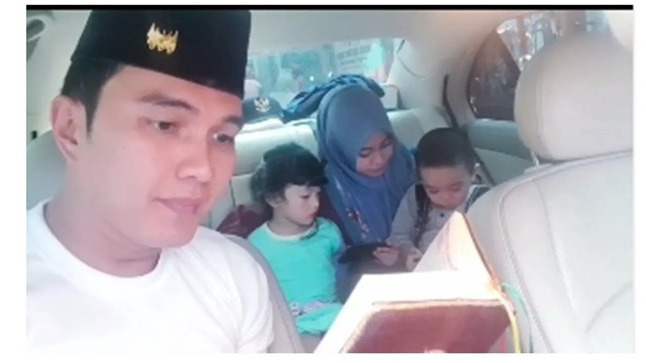 5 Potret Kebersamaan Anak Aldi Taher dan Calon Istrinya, Sudah Akrab