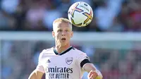 Pemain jebolan akademi Shakhtar Donetsk ini memutuskan hijrah ke Manchester City pada musim panas 2016. Setelah meraih kesuksesan besar bersama City, Oleksandr Zinchenko memulai petualangan baru dengan berlabuh ke Arsenal pada 2022 dengan biaya transfer sebesar 35 juta euro. (AFP/Glyn Kirk)