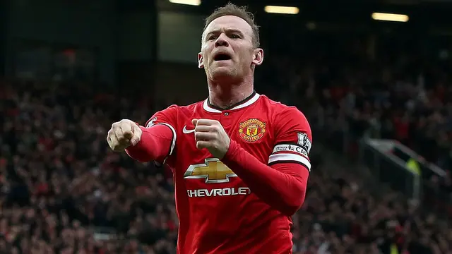 20151110-Wayne Rooney Tampar Pegulat WWE Hingga KO di Manchester Arena