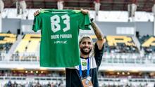 Rekrutan baru Persebaya Surabaya di tengah musim 2025/2026, Bruno Paraiba. (IG: Persebaya)