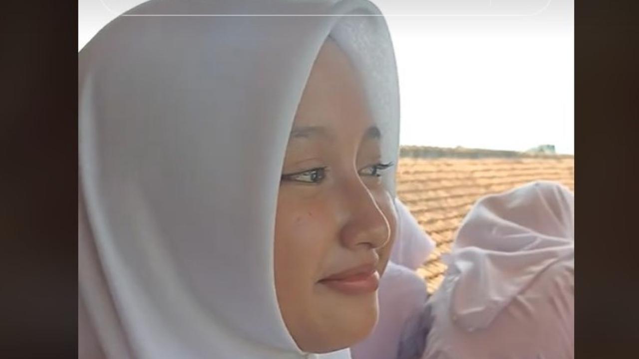 Viral Anak SMA Mirip Jennifer Coppen, Disebut Cantik Natural dan Mamari Versi Hijab.