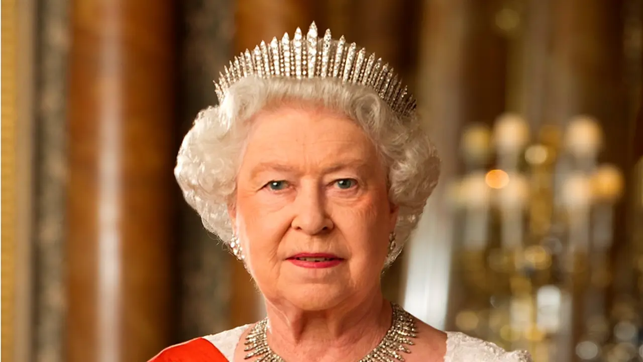 [Bintang] 90 Fakta Ratu Elizabeth II dari Inggris