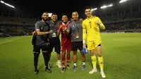 Lima elemen Timnas Indonesia asal Kediri pada FIFA Matchday melawan Turkmenistan. Dari kiri: Wildan Yahya, Dwi Priyo Utomo, Edo Febriansyah, Sofie Imam Faizal, dan Nadeo Argawinata. (Bola.com/Gatot Sumitro).