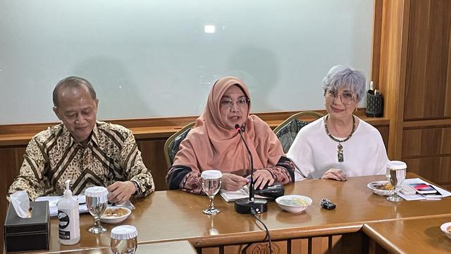 Sekretaris Yayasan Pendidikan dan Pembina Universitas Pancasila Yoga Satrio (kiri) (Liputan6.com/Ady Anugrahadi)