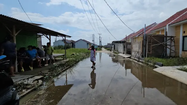 Menteri PKP Maruarar Sirait melakukan inspeksi mendadak (Sidak) ke lapangan tepatnya ke perumahan bersubdidi Grand Permata Residence di Kelurahan Tambun Utara, Kabupaten Bekasi, Jawa Barat. (Foto: Kementerian PKP)
