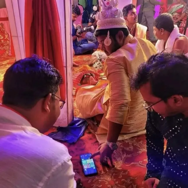 Viral Pengantin Pria Main Ludo ketika Pernikahan Berlangsung