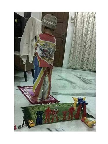 10 Aksi Kocak Anak-anak ini Bikin Kangen Masa Kecil