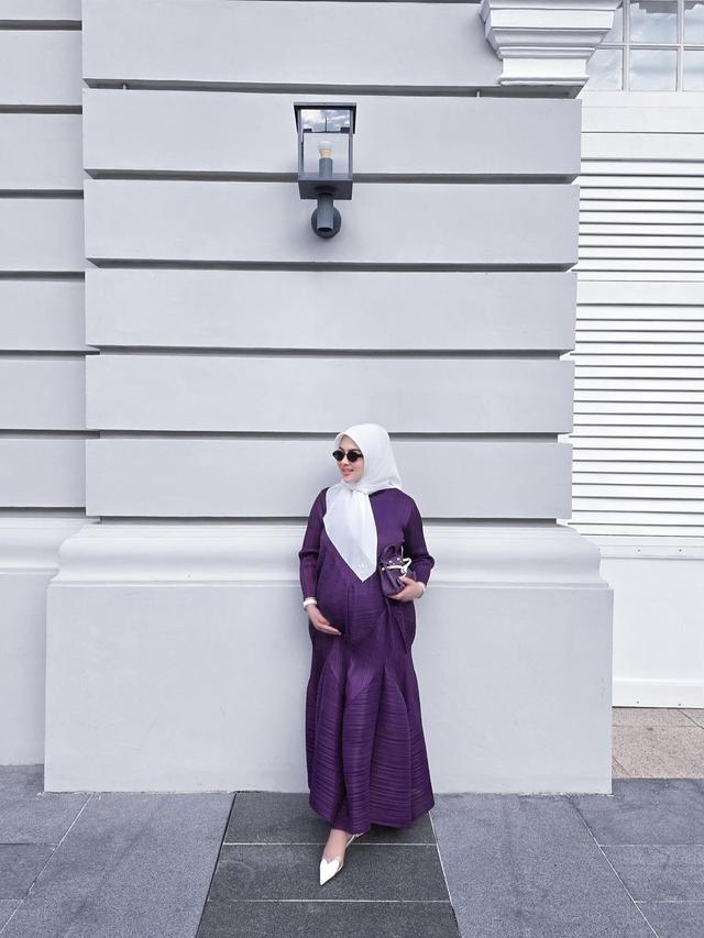 8 Potret Syahrini di Kehamilan 8 Bulan, Sudah Siapkan Kamar Bayi