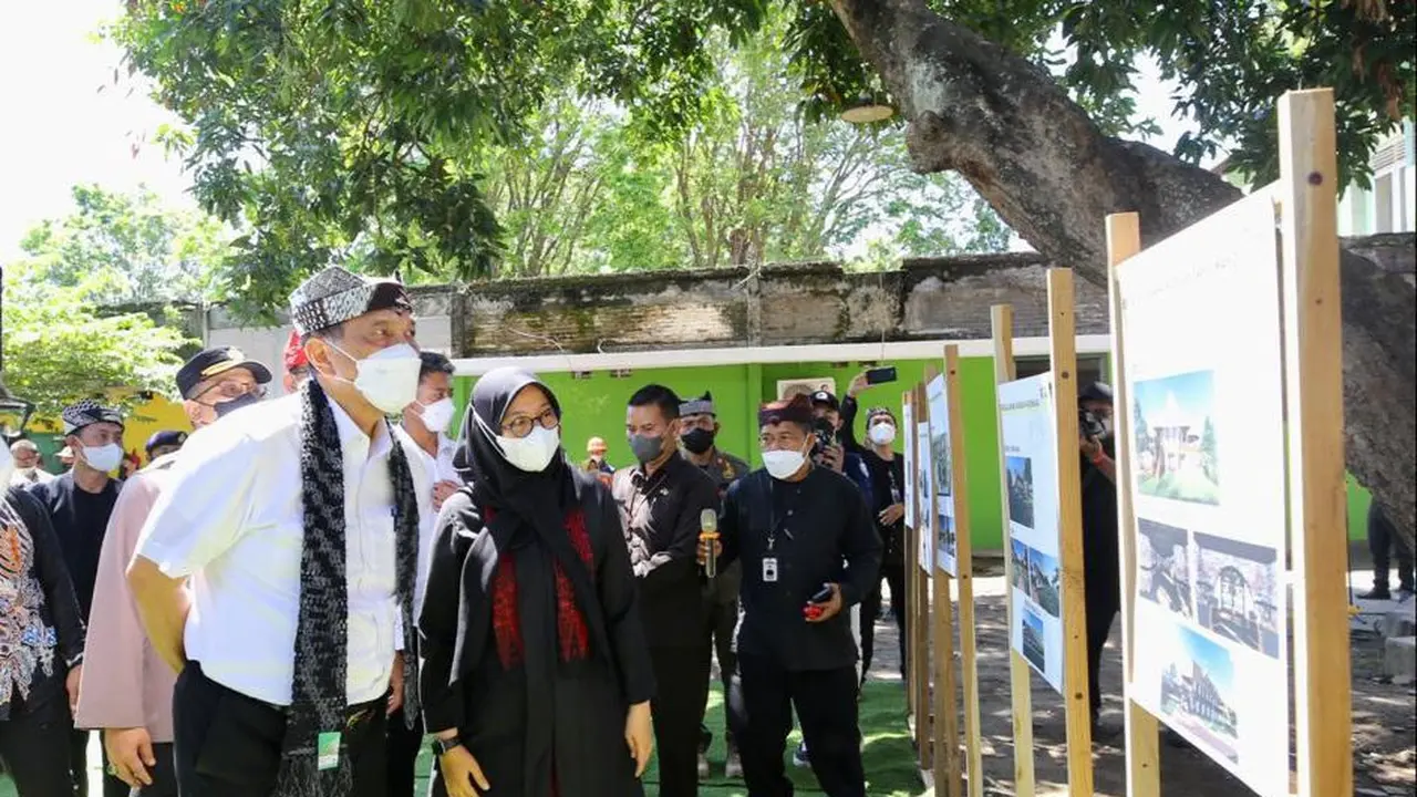 Menteri Koordinator Bidang Kemaritiman dan Investasi (Menko Marves) Luhut Binsar Pandjaitan meninjau gedung inggrisan gedung peninggalan sejarah di Banyuwangi (Istimewa)