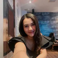 "Dia meninggal abis main bola kan? Aku juga main bola di Lebak Bulus dan sebelum dia meninggal, itu kan rumah ibuku (Reza Artamevia) kan dekat lapangan Lebak Bulus, dia bilang, 'Aaliyah, call your mom. Tell her to come here'," kata Aaliyah mengawali. (Aaliyah.massaid)