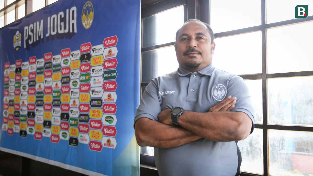Pelatih Kepala PSIM Yogyakarta Imran Nahumarury