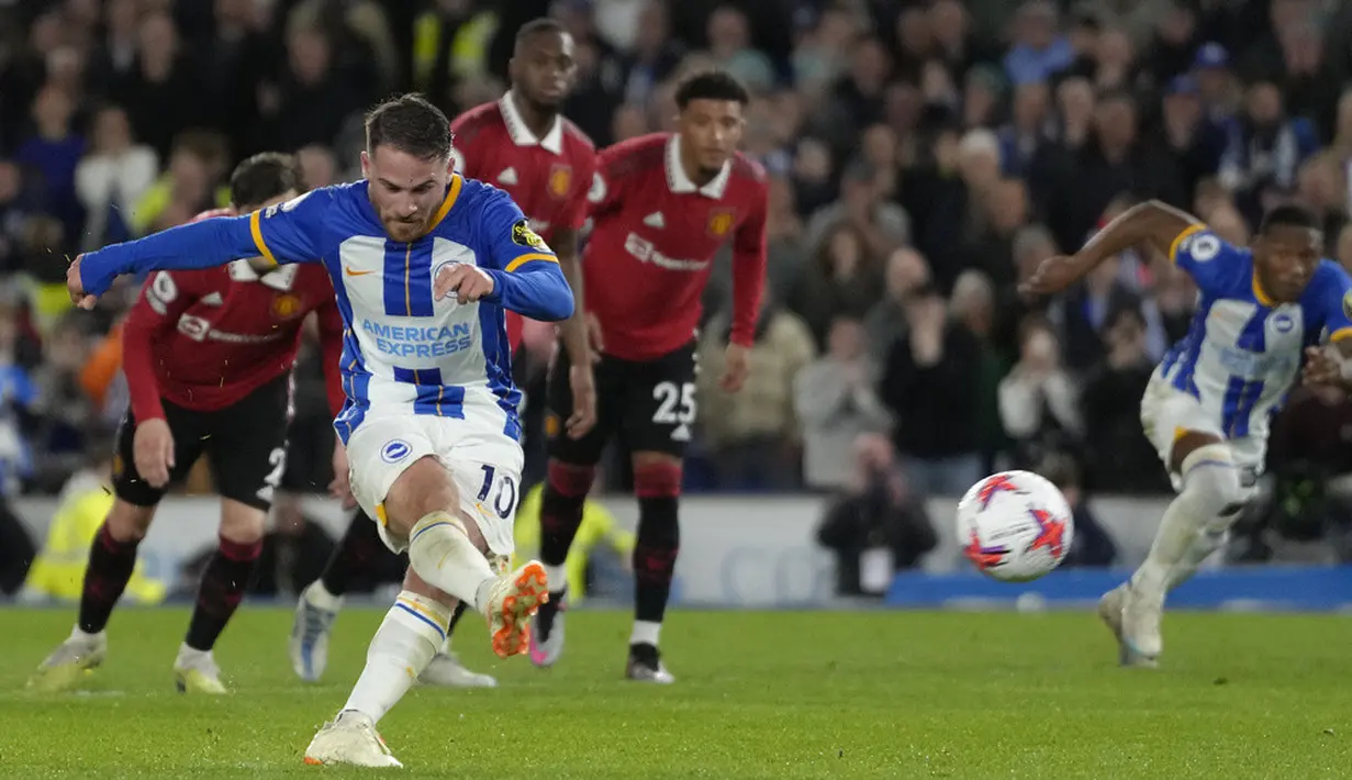 <p>Pertandingan berlangsung menarik sejak awal. Baik Brighton maupun MU sama-sama tampil menyerang. (AP Photo/Kirsty Wigglesworth)</p>