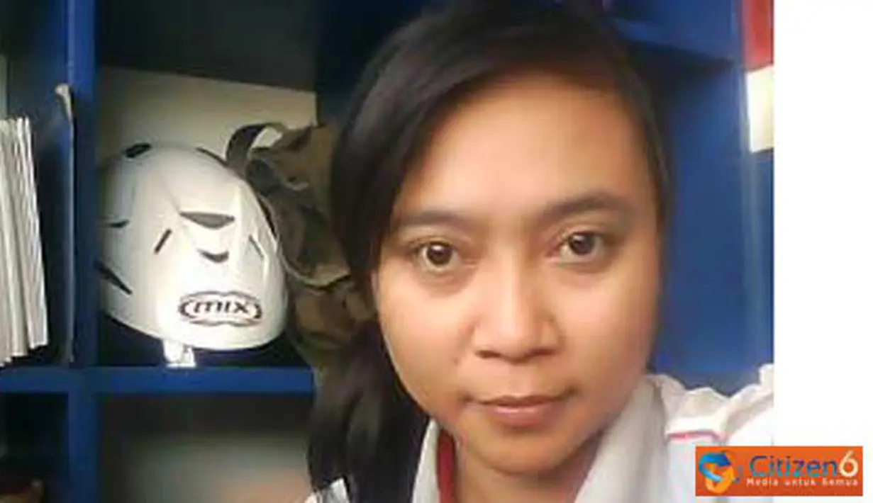 Citizen6, Grobogan: Dicari seorang wanita 27 tahun, Yeniati, kulit sawo matang, rambut panjang sebahu, memakai jaket coklat, celana panjang, sepatu nevada biru, minggu, (8/5) 2011. Hubungi: Teguh Santoso Hp.02433226414. (Pengirim: Teguh Santoso) 