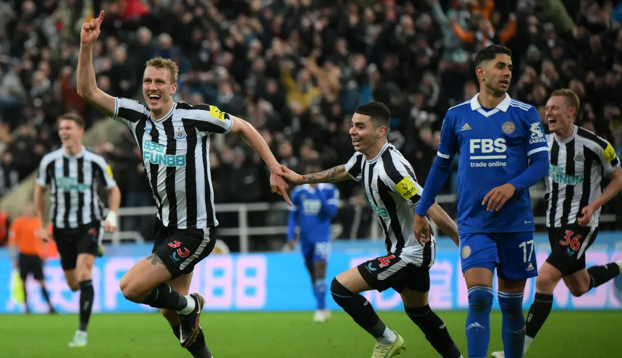 Catatan gemilang Arsenal di Liga Inggris juga diikuti oleh Newcastle United. The Magpies tercatat baru kalah satu kali saat bertandang ke markas Liverpool pada 1 September 2022. Mereka kalah dengan skor 1-2 dari The Reds. Saat Ini, Newcastle berada di peringkat keempat klasemen Liga Inggris 2022/2023 dengan raihan 38 poin atau hanya tertinggal satu angka dari Manchester City dan Manchester United. (AFP/Paul Ellis)