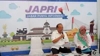 Kepala Disnakertrans Provinsi Jawa Barat Ferry Sofwan Arief memgumumkan UMK 2019. (Huyogo Simbolon)