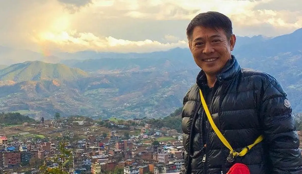 Seperti diketahui, sejak kecil ia sudah belahar olahraga wushu. Bahkan ia meraih juara dunia wushu saat remaja. (Foto: instagram.com/jetli)