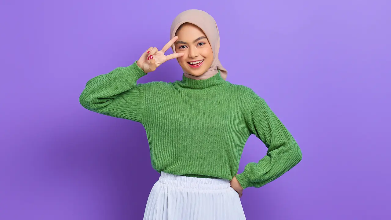 Tampil Fresh dari Pagi Sampai Sore, Ini Trik Makeup Anti-Cakey untuk Lebaran Glow 2026