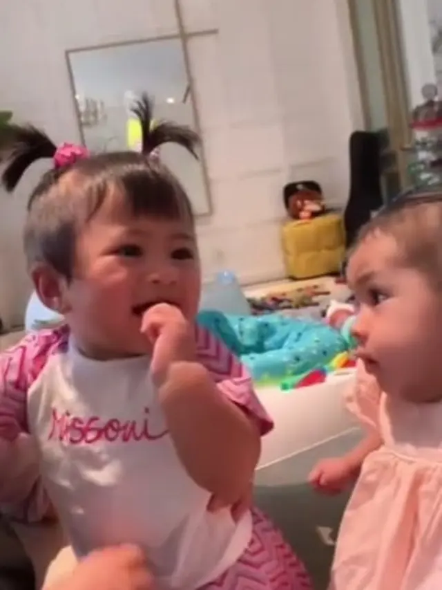 Disebut Duo Gemes dan Bestie Sejak Dini, Ini Momen Lily Anak Raffi-Nagita dan Humaira Anak Zaskia-Irwansyah saat Playdate