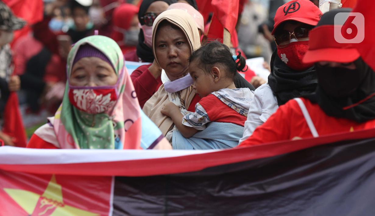 Foto Anak Anak Di Bawah Umur Disertakan Dalam Aksi Tolak Uu Cipta Kerja News Liputan6 Com