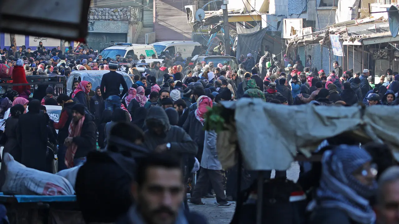 20161215-Ribuan Warga Sipil Tinggalkan Aleppo-Suriah