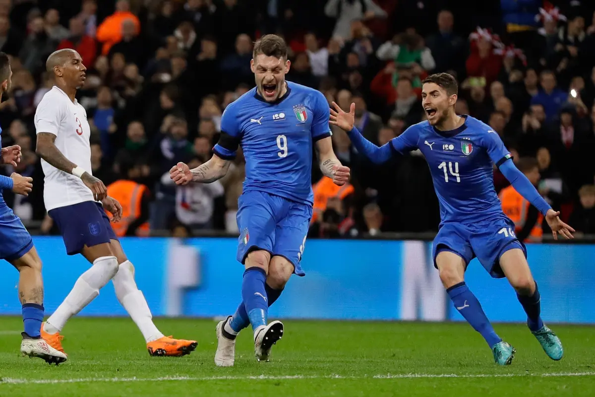 Italia Tahan Inggris di Stadion Wembley