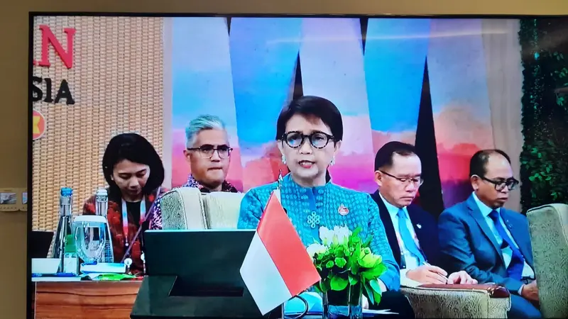 Menlu RI Retno Marsudi di acara pertemuan para menteri luar negeri ASEAN di Jakarta, Selasa (11/7/2023).