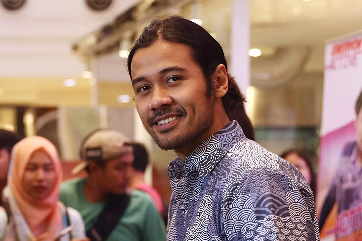 [Bintang] 8 Artis Indonesia Ini Tertutup Soal Asmara
