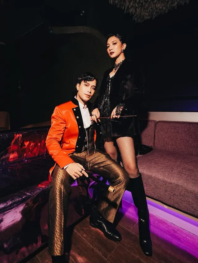 8 Adu Gaya Totalitas Couple Artis di Pesta Ultah Geng Aries 2024, Vidi Aldiano-Sheila Dara hingga Sherina Munaf-Baskara