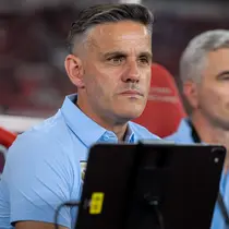 Pelatih Timnas Indonesia, John Herdman, memimpin anak asuhnya saat menghadapi Oman pada FIFA Matchday periode Juni 2026 di Stadion Utama Gelora Bung Karno, Jakarta. Berkat racikan Herdman, Tim Garuda menang 3-0 atas Oman. (Bola.com/Bagaskara Lazuardi)