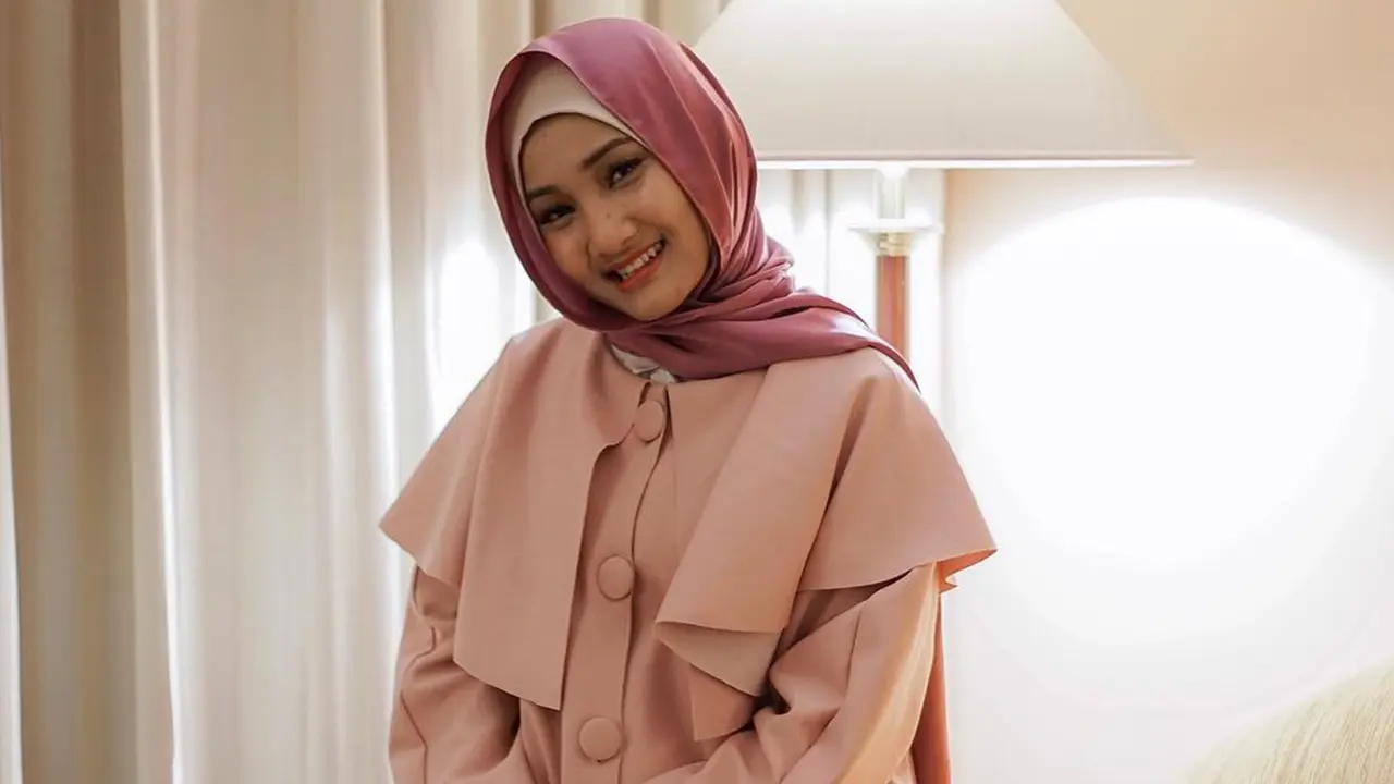FOTO: Gaya Casual Fatin Shidqia di Berbagai Kesempatan, Tetap Menawan