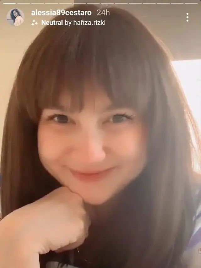 Tampil Beda, Ini 5 Potret Terbaru Alessia Cestaro dengan Rambut Berponi Bak Remaja