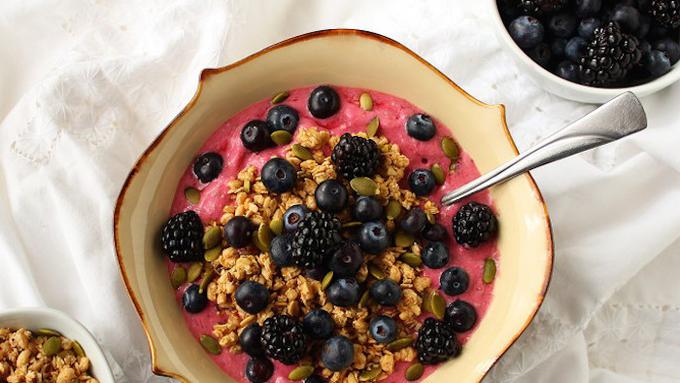 10 Tampilan Cantik Smoothie Bowl yang Bikin Kamu Ingin ...