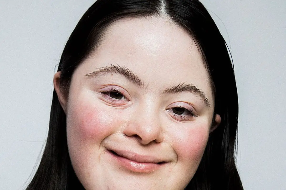 Model Down Syndrome Bintangi Iklan Mascara Gucci Beauty