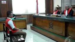 Ahmad Imam Al Hafitd menjalani sidang lanjutan yang beragendakan pembacaan pledoi/nota pembelaan di Pengadilan Negeri Jakarta Pusat, Selasa (11/11/2014) (Liputan6.com/Panji Diksana)