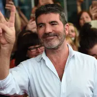 Simon Cowell dengan terang-terangan mengaku botox. "Bagiku, Botox sama saja seperti pasta gigi. Ini beerja. Kamu melakukannya setahun sekali. Siapa peduli?" ujar Simon. (Getty Images/Cosmopolitan)