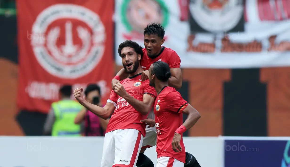 Pemain Persija Jakarta, William Pachecho saat merayakan gol ke gawang Perseru Serui pada lanjutan Liga 1 2017 di Stadion Patriot Bekasi, Selasa (19/9/2017). Persija menang 1-0. (Bola.com/Nicklas Hanoatubun)