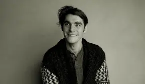 RJ Mitte Pemeran Breaking Bad Meninggal Dunia di Usia 34